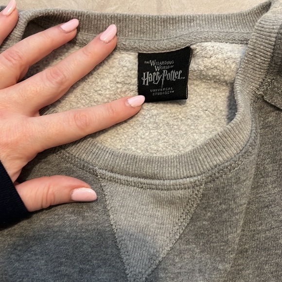 HARRY POTTER Gryffindor sweater - Picture 4 of 5